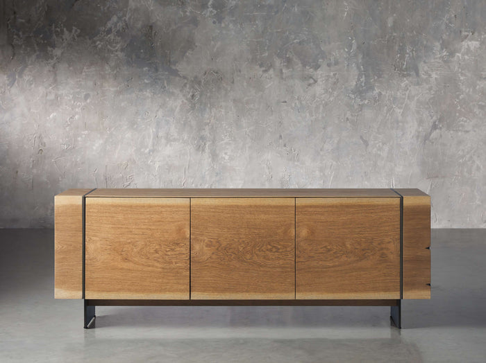 Mihaela Oak Media Console in Vin Alb 71"